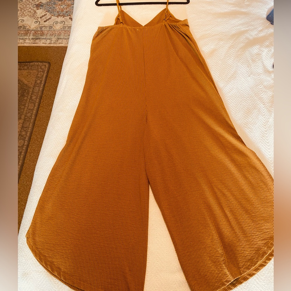 Flowy Wide-Leg Jumpsuit in Rustic Red. Perfect for a go to Outfit - Picture 7 of 7